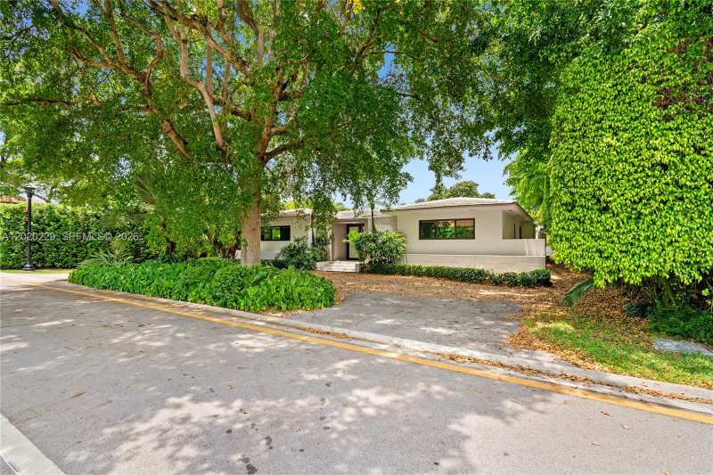 112 E 1st Ct, Miami Beach FL 33139