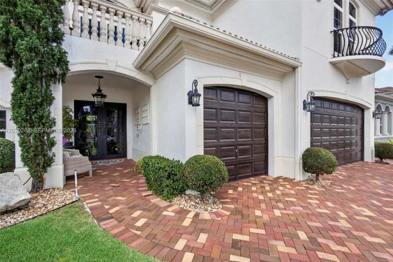 111 Abondance Dr, Palm Beach Gardens FL 33410