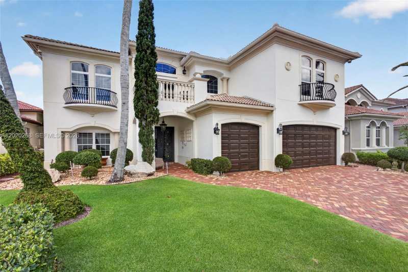 111 Abondance Dr, Palm Beach Gardens FL 33410