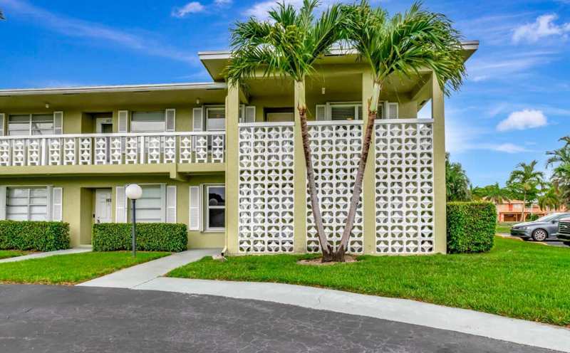 1140 Mahogany Way # 204, Delray Beach FL 33445