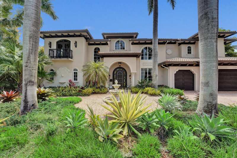 1212 E Lake Drive, Fort Lauderdale FL 33316