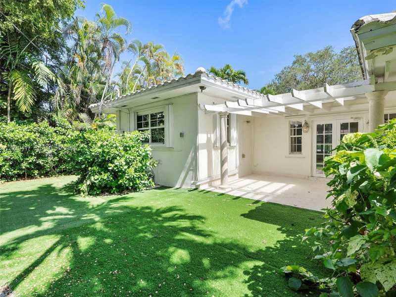 731 Sistina AV, Coral Gables FL 33146