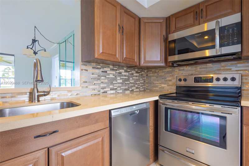 7350 NW 18th St # 206, Margate FL 33063