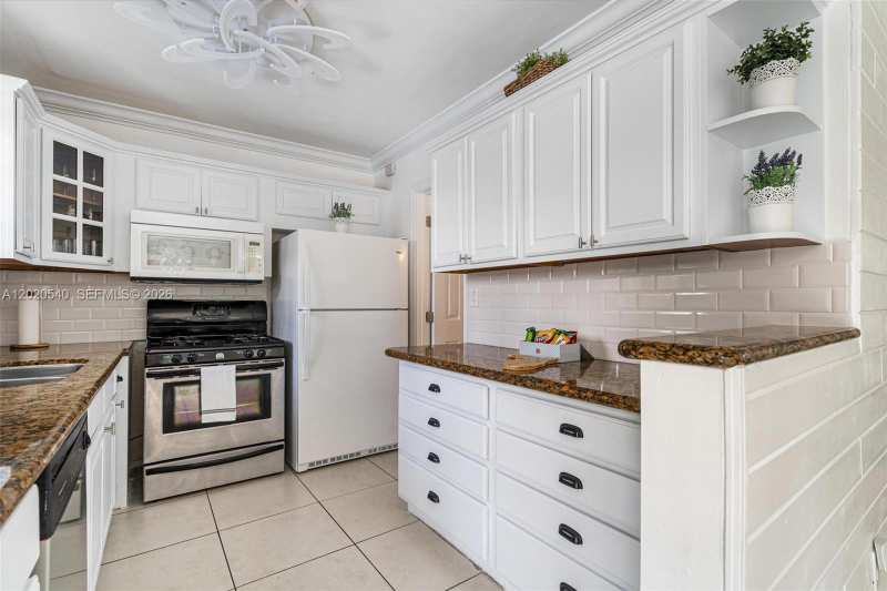 1012 N 13th Ter, Hollywood FL 33019