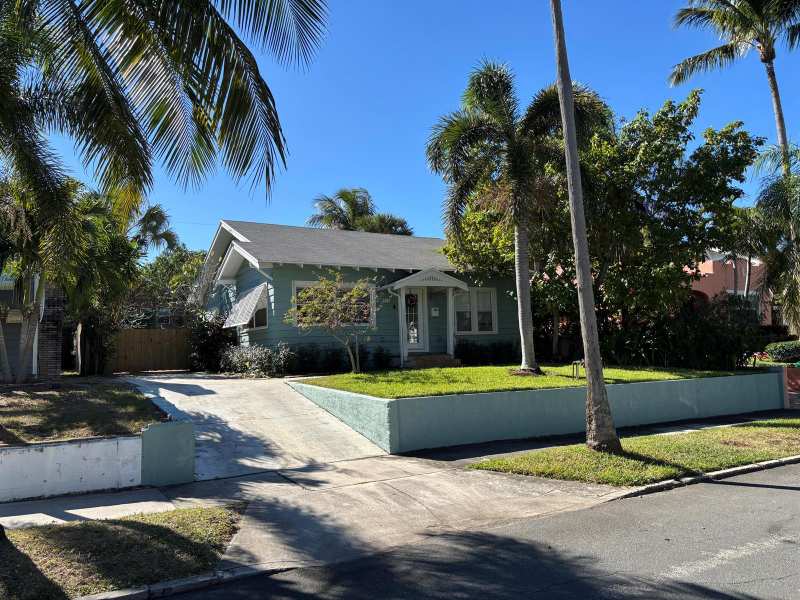 808 Kanuga Drive, West Palm Beach FL 33401