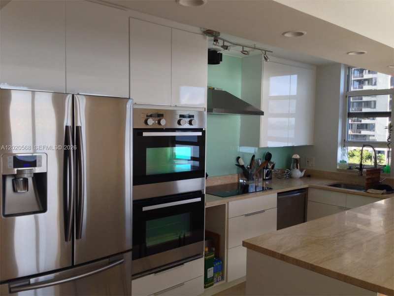 770 Claughton Island Dr # 615, Miami FL 33131