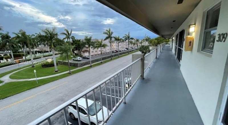 270 Layne Blvd # 215, Hallandale Beach FL 33009