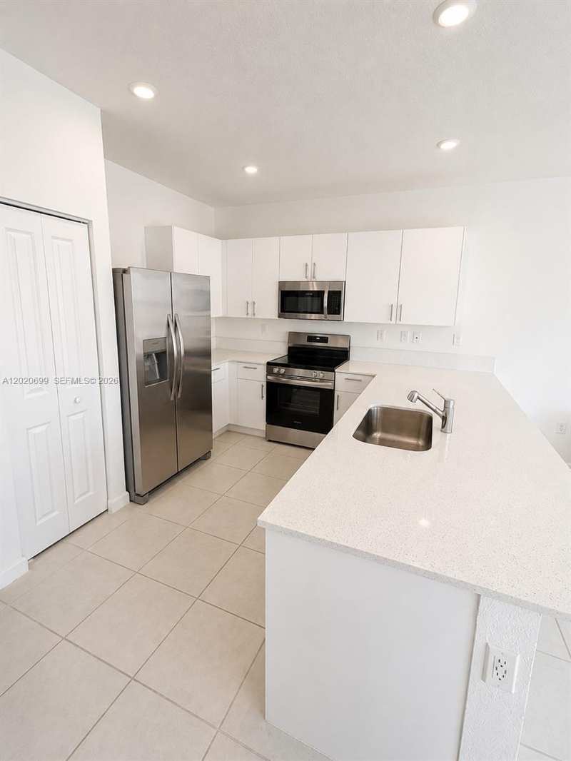 2840 SE 26th Ter, Homestead FL 33035