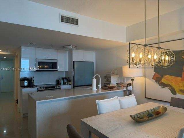 185 SW 7th St # 3803, Miami FL 33130