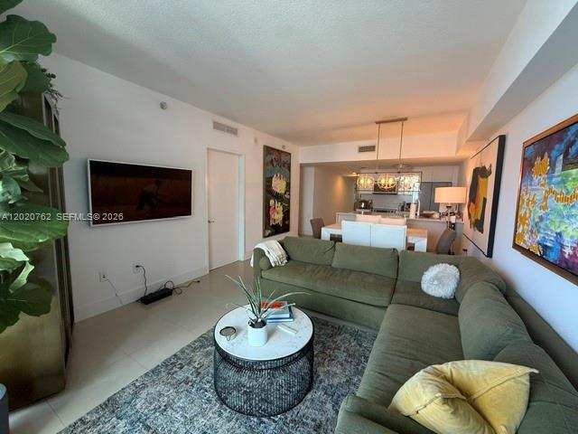185 SW 7th St # 3803, Miami FL 33130