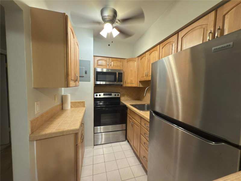 600 Layne Boulevard # 117, Hallandale Beach FL 33009