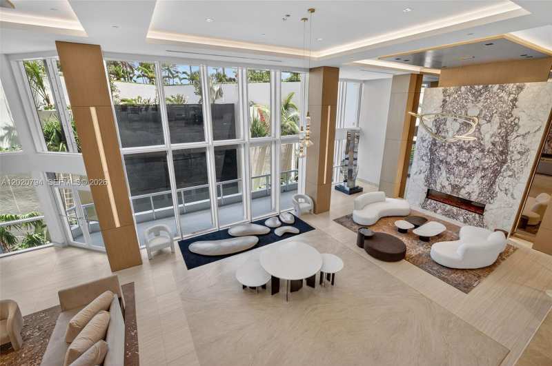 21205 Yacht Club Dr # 605, Aventura FL 33180