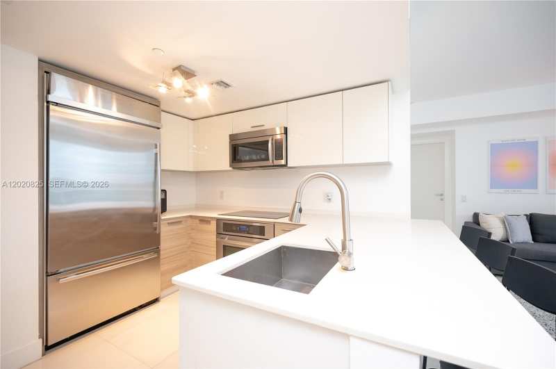 1300 Brickell Bay Dr # 1601, Miami FL 33131