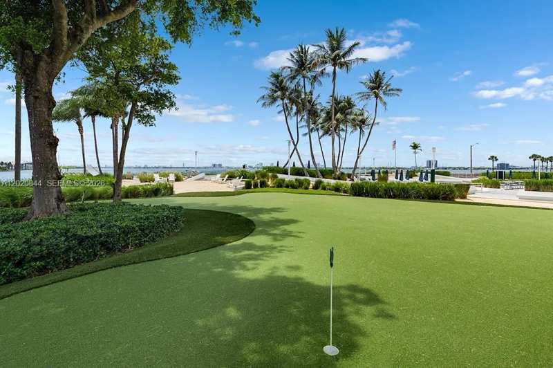 555 NE 34th St # 907, Miami FL 33137