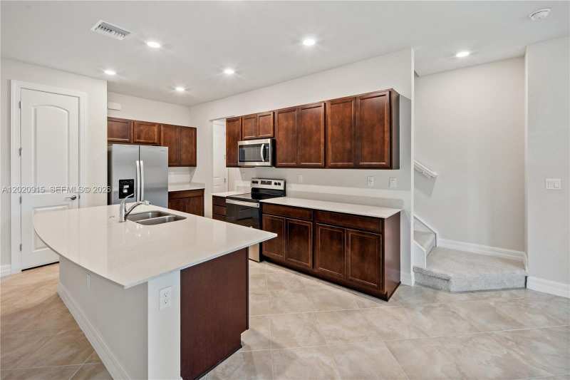 4488 E Appleton Cir E, Oakland Park FL 33309