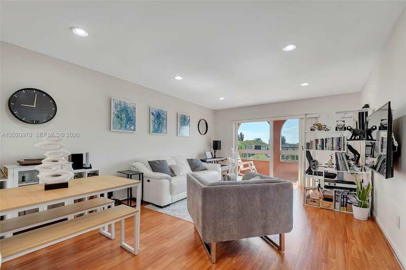 7701 Camino Real # 416, Miami FL 33143