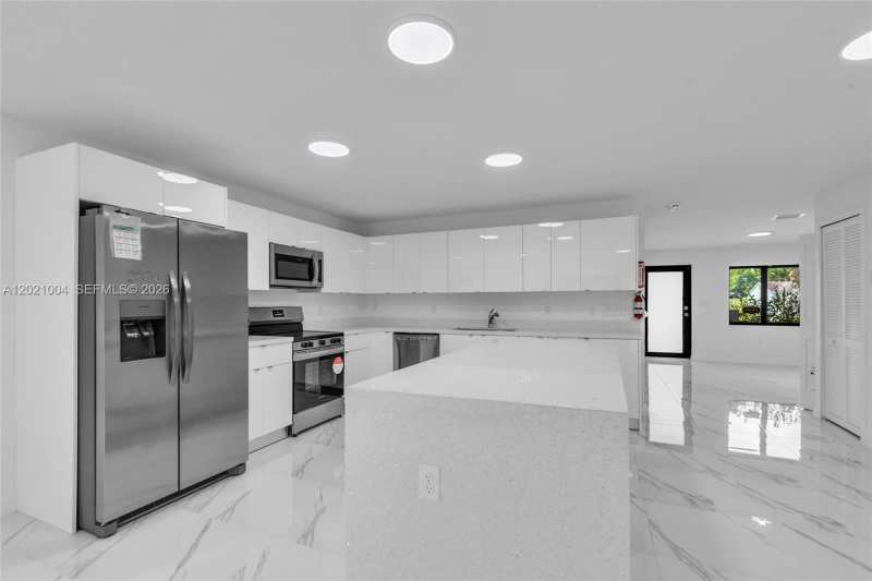 152 NW 18th St, Homestead FL 33030
