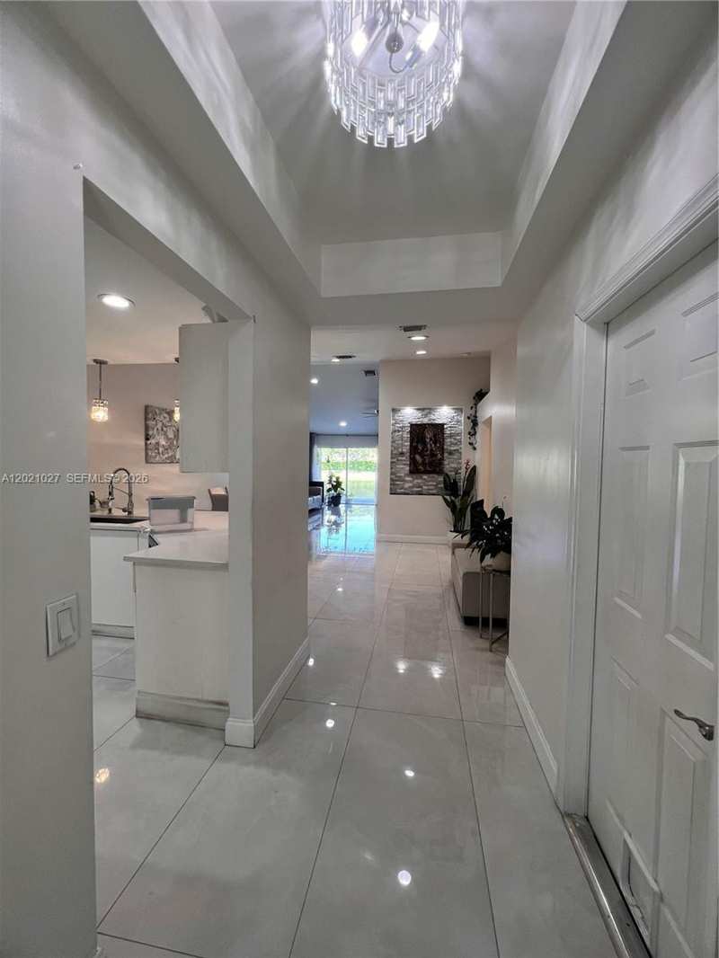 1590 Orion Ln, Weston FL 33327