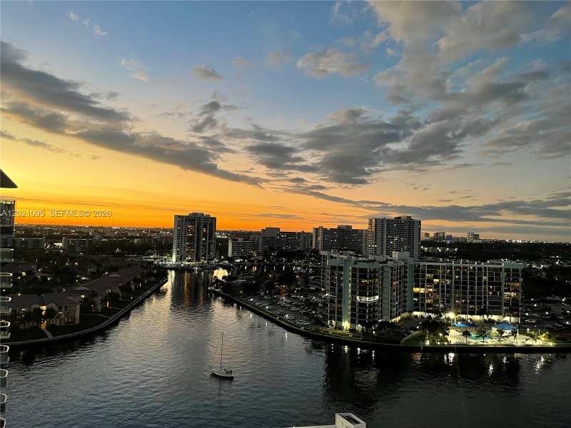3800 S Ocean Dr # 1725, Hollywood FL 33019