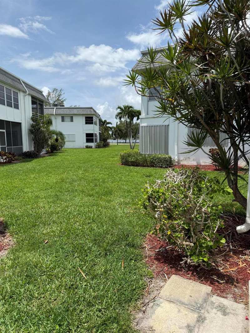 3040 Lake Osborne Drive # 111, FL 33461