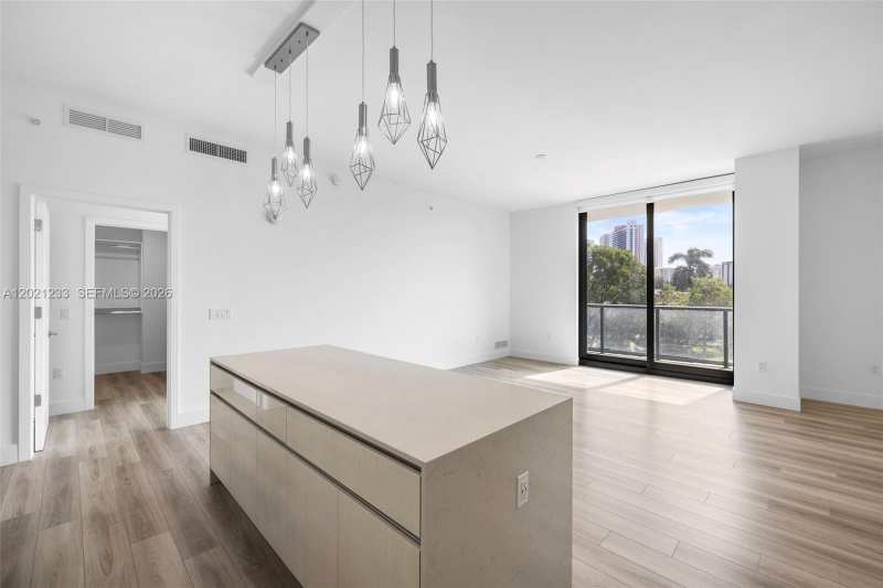 101 Diplomat Pkwy # 506, Hallandale Beach FL 33009
