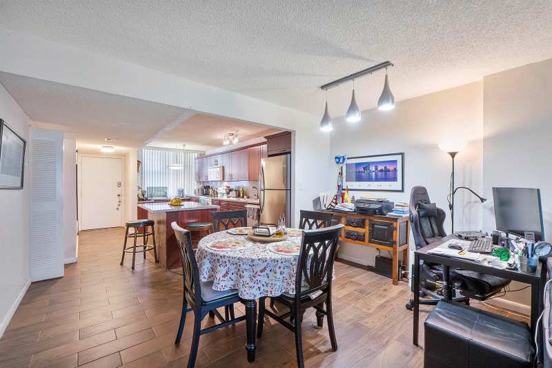 250 Jacaranda Drive # 308, Plantation FL 33324