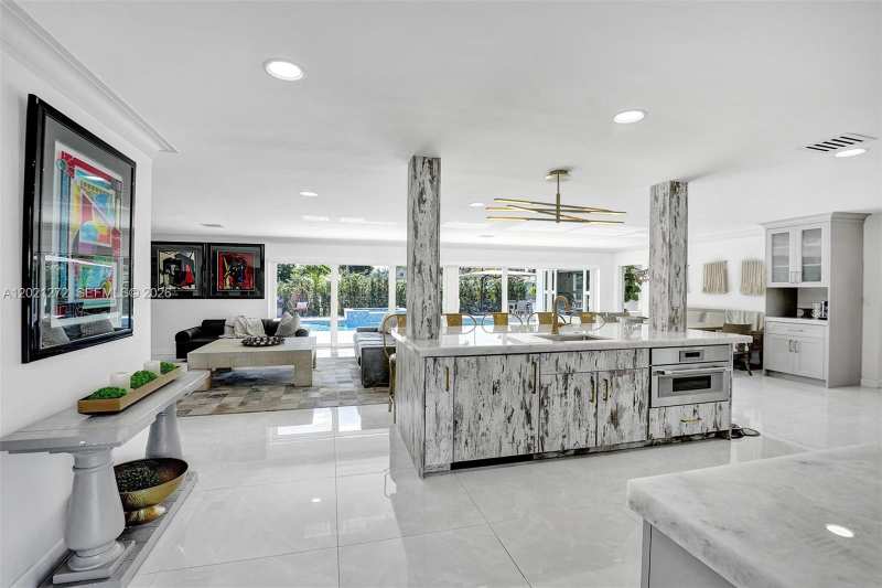 1230 Adams St, Hollywood FL 33019