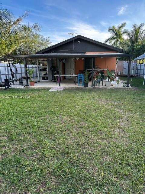 320 NW 2nd St, Florida City FL 33034
