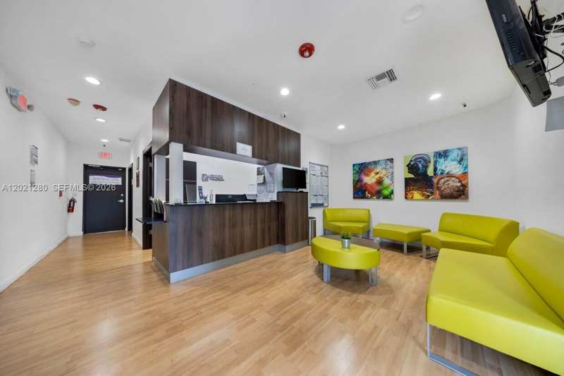 99 W 49th St, Hialeah FL 33012