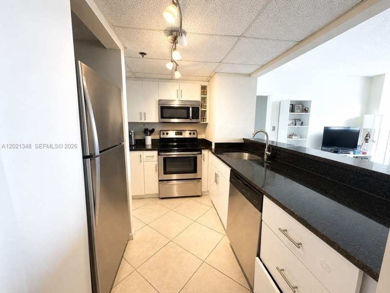540 Brickell Key Dr # 1801, Miami FL 33131