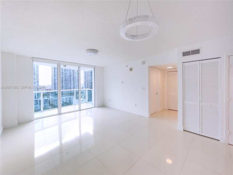 31 SE 5th St # 2307, Miami FL 33131