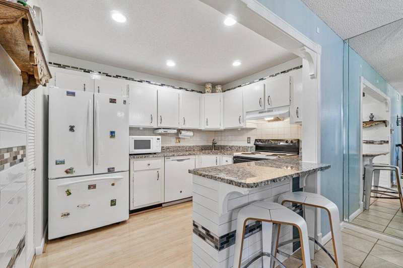 407 Pine Glen Lane # 1, FL 33463