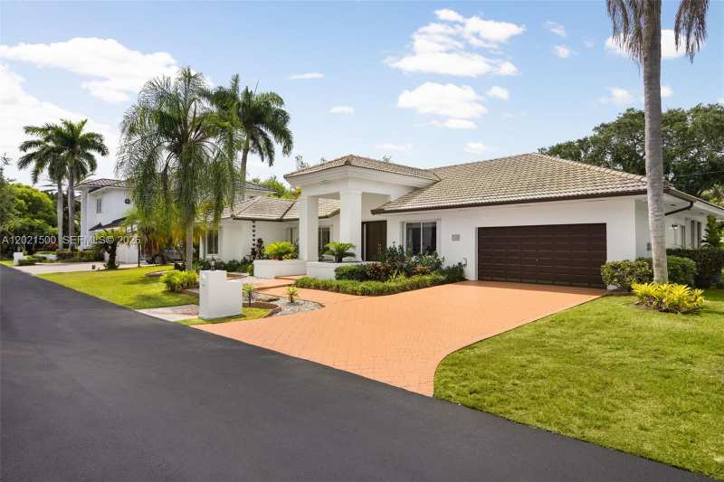 7400 SW 170th Ter, Palmetto Bay FL 33157