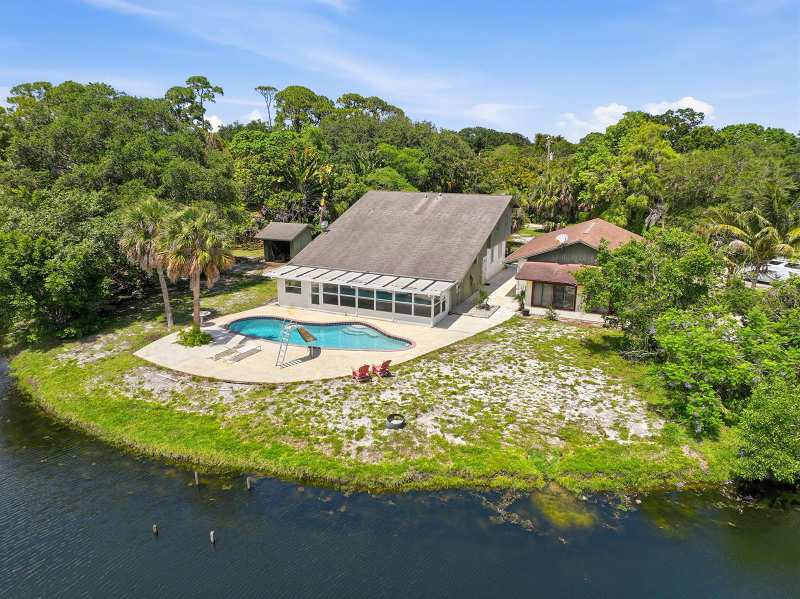 7689 Lawrence Road, Boynton Beach FL 33436