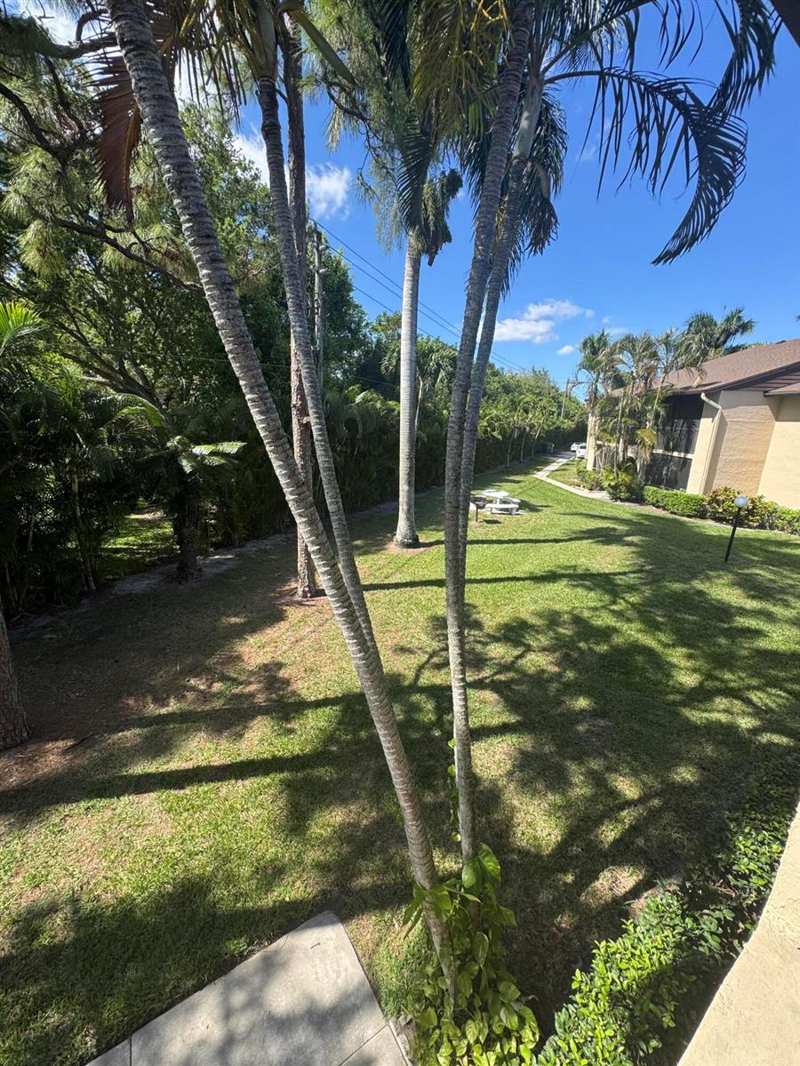 435 Pine Glen Lane # 2, FL 33463