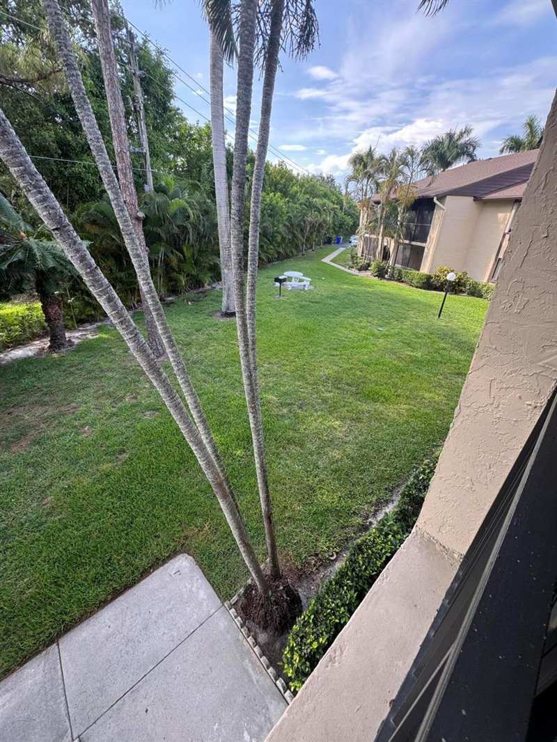 435 Pine Glen Lane # 2, FL 33463