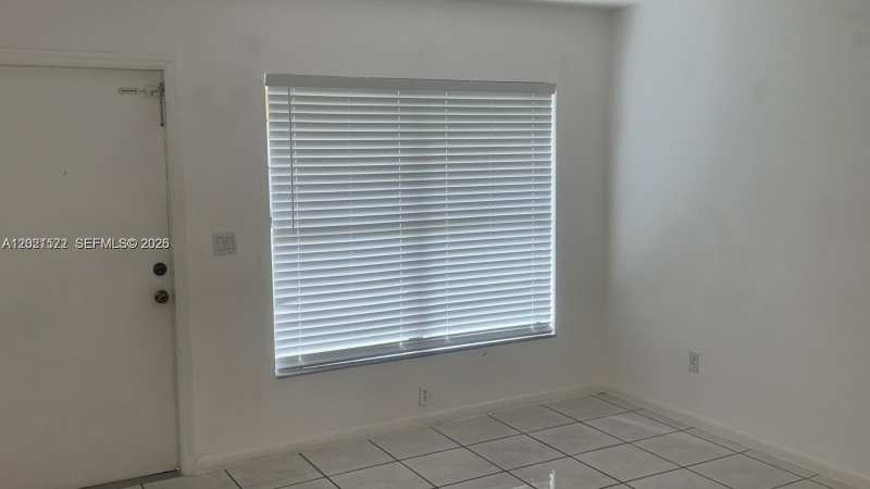 2715 W 66th St # 21, Hialeah FL 33016