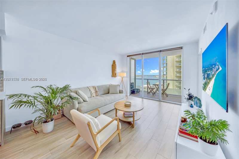 1300 Brickell Bay Dr # 2104, Miami FL 33131