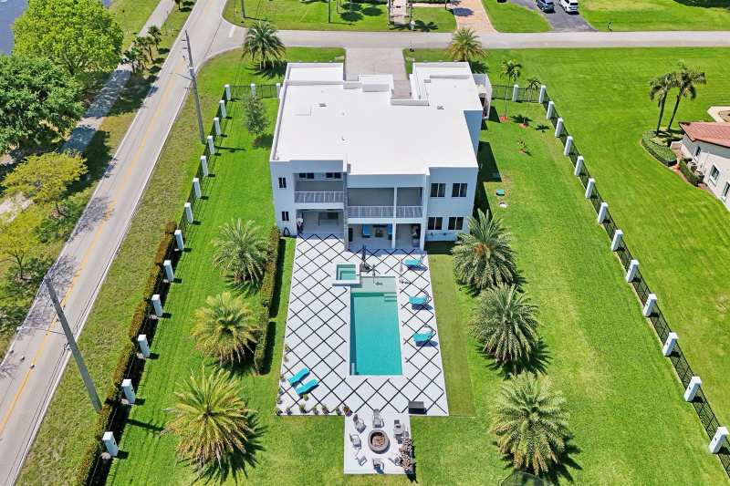 11201 SW 3rd Street, Plantation FL 33325