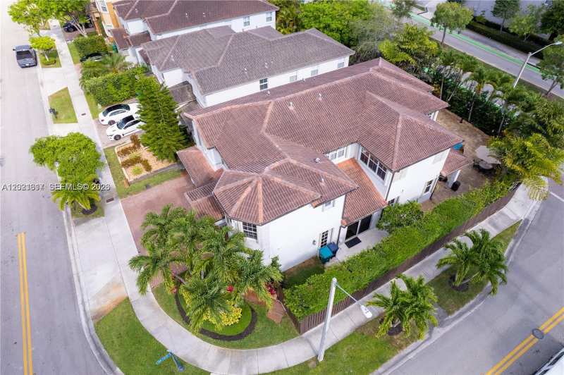 11530 NW 82nd Ter, Doral FL 33178