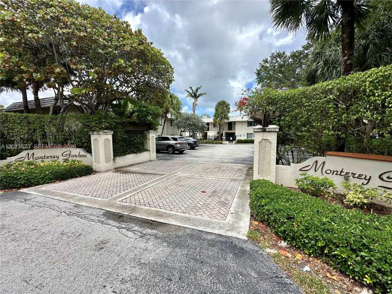 8617 SW 68th Ct # 26, Pinecrest FL 33156
