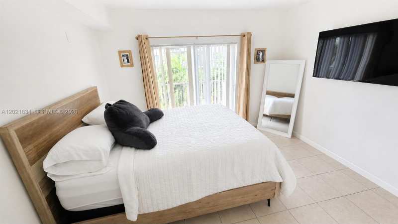 11060 SW 196th St # 301, Cutler Bay FL 33157