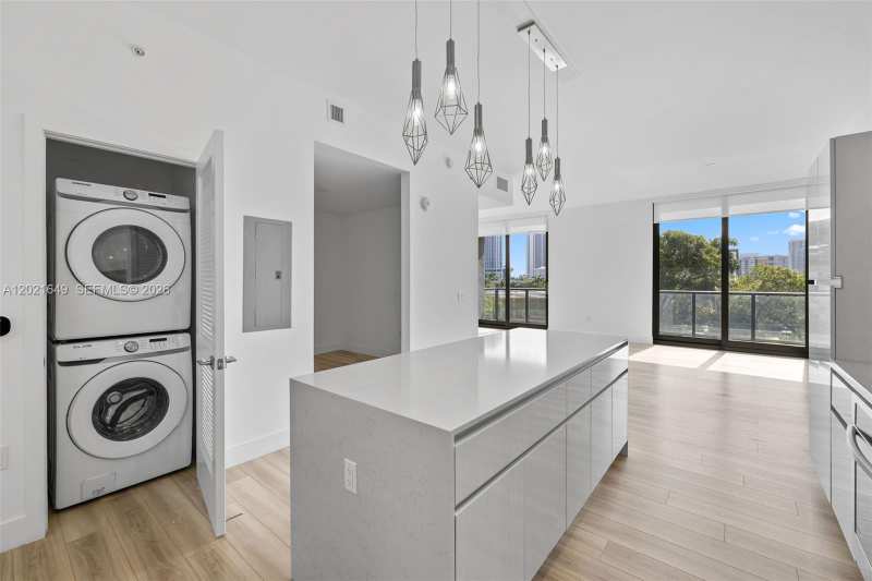 101 Diplomat Pkwy # 204, Hallandale Beach FL 33009