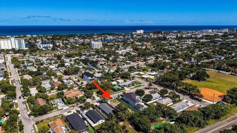618 SE 2nd Avenue, Delray Beach FL 33483