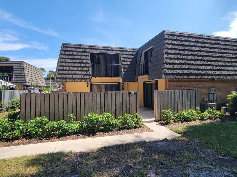 3227 32nd Way # 3227, West Palm Beach FL 33407
