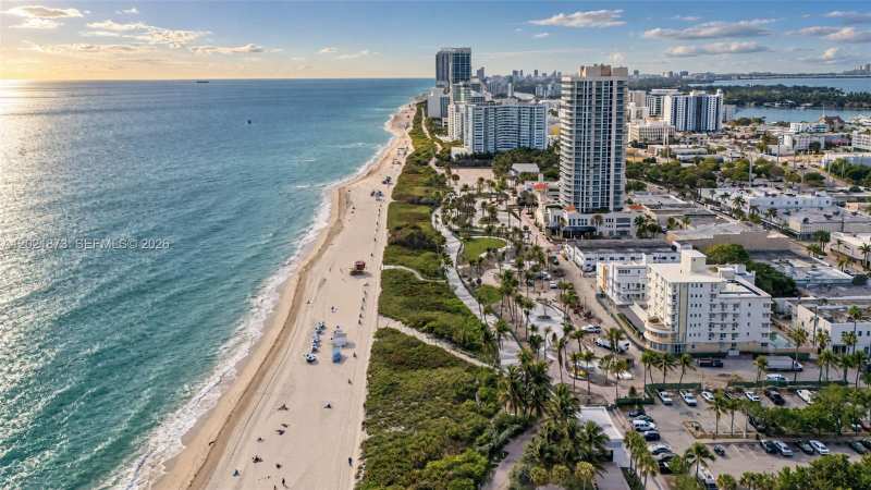 7330 Ocean Ter # D, Miami Beach FL 33141