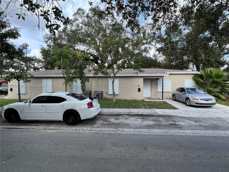 1565 NW 47th St, Miami FL 33142