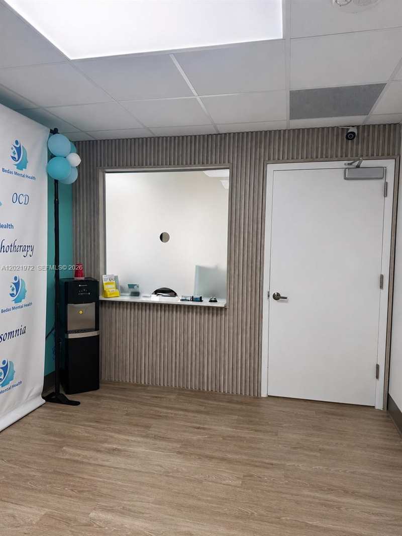 7100 W 20th Ave # 214, Hialeah FL 33016