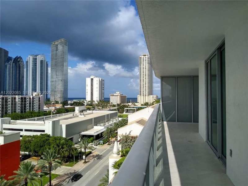 330 Sunny Isles Blvd # 1003, Sunny Isles Beach FL 33160