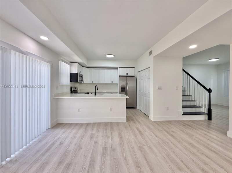 5230 NW 109th Ave # 7, Doral FL 33178